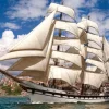 Grand Voilier Quittant le Port