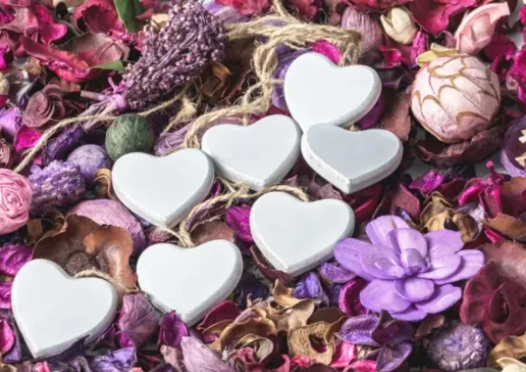 Love - White Hearts
