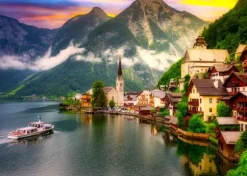 Ville de Hallstatt au Coucher du Soleil, Autriche